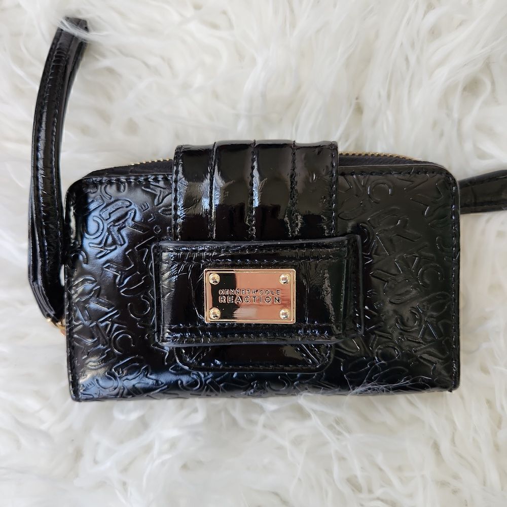 Kenneth Cole Reaction Black Wristlet NWOT